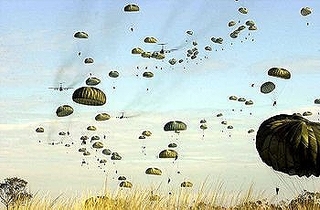 350px-US_paratroopers_jump_into_Australia.jpg